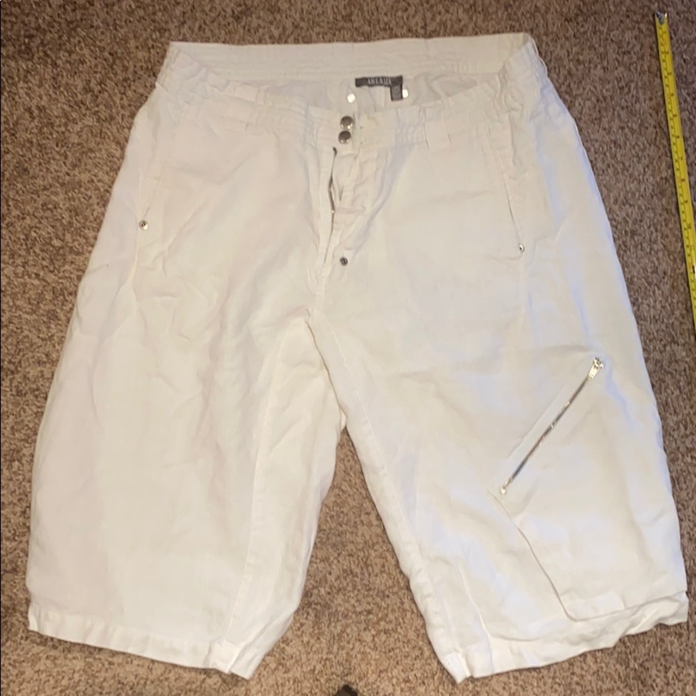 Men’s White Shorts Awesome Zipper & Snap Details
